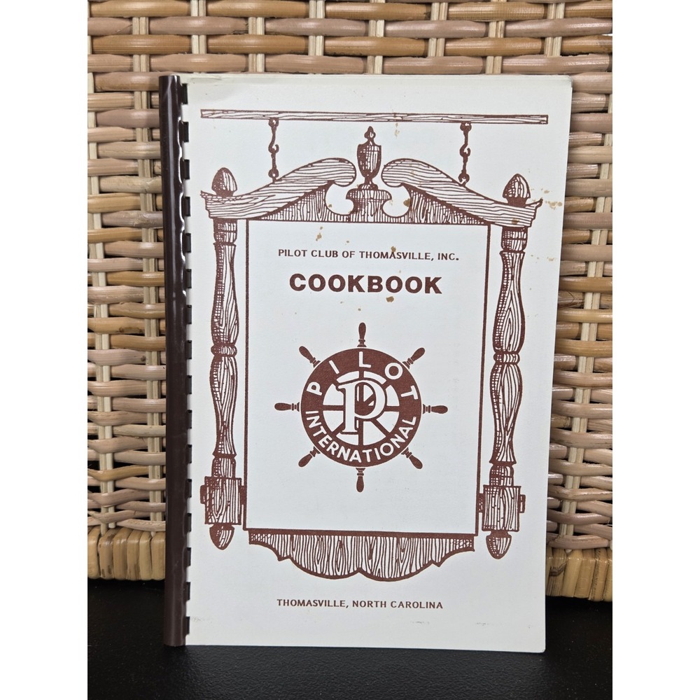 Pilot Club Of Thomasville Cookbook‎ Thomasville,  NC Spiral Vintage